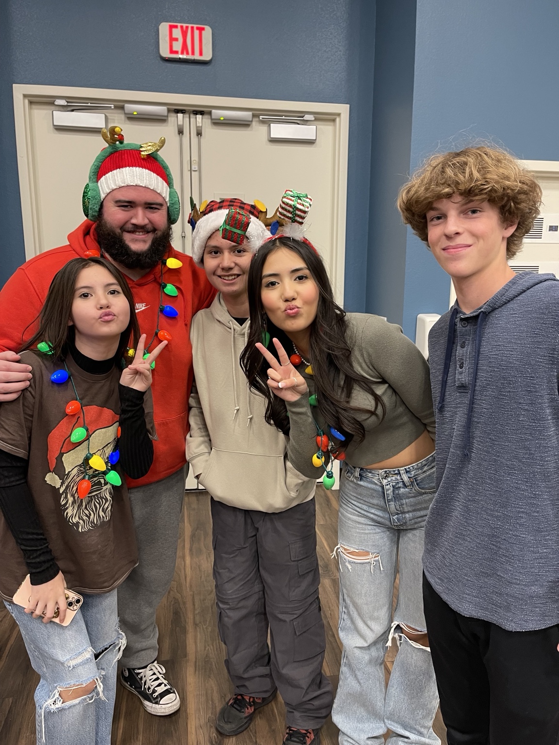 Youth volunteers supporting the Annual Hospice Christmas Blessing
